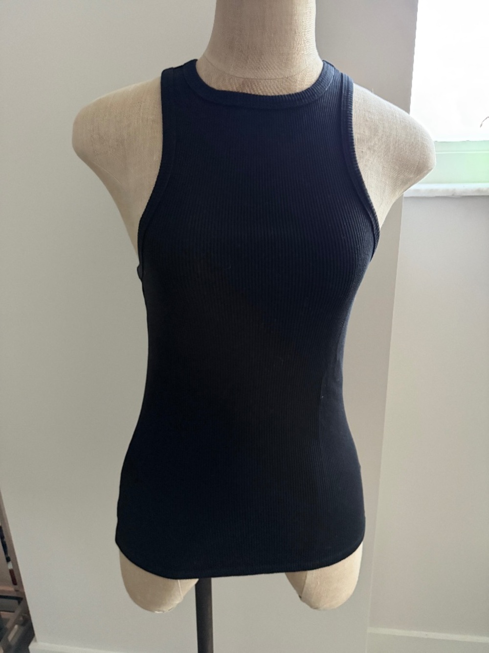 Agolde Leigh Ribbed Tank in Black Size M